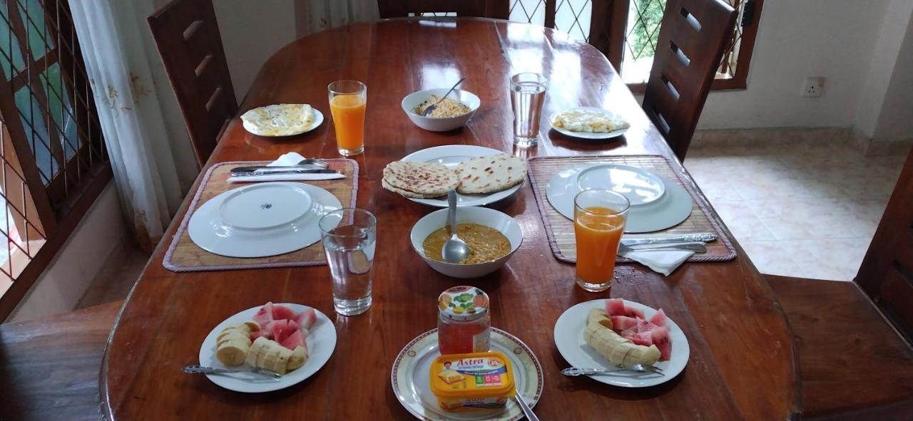 Nisha Homestay Inn Peradeniya Eksteriør billede