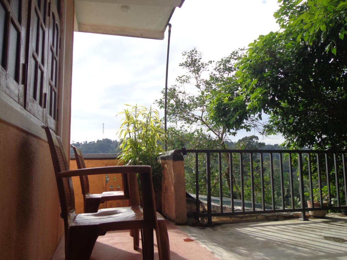 Nisha Homestay Inn Peradeniya Eksteriør billede