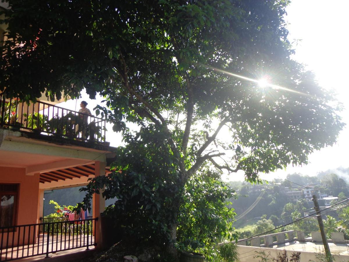 Nisha Homestay Inn Peradeniya Eksteriør billede